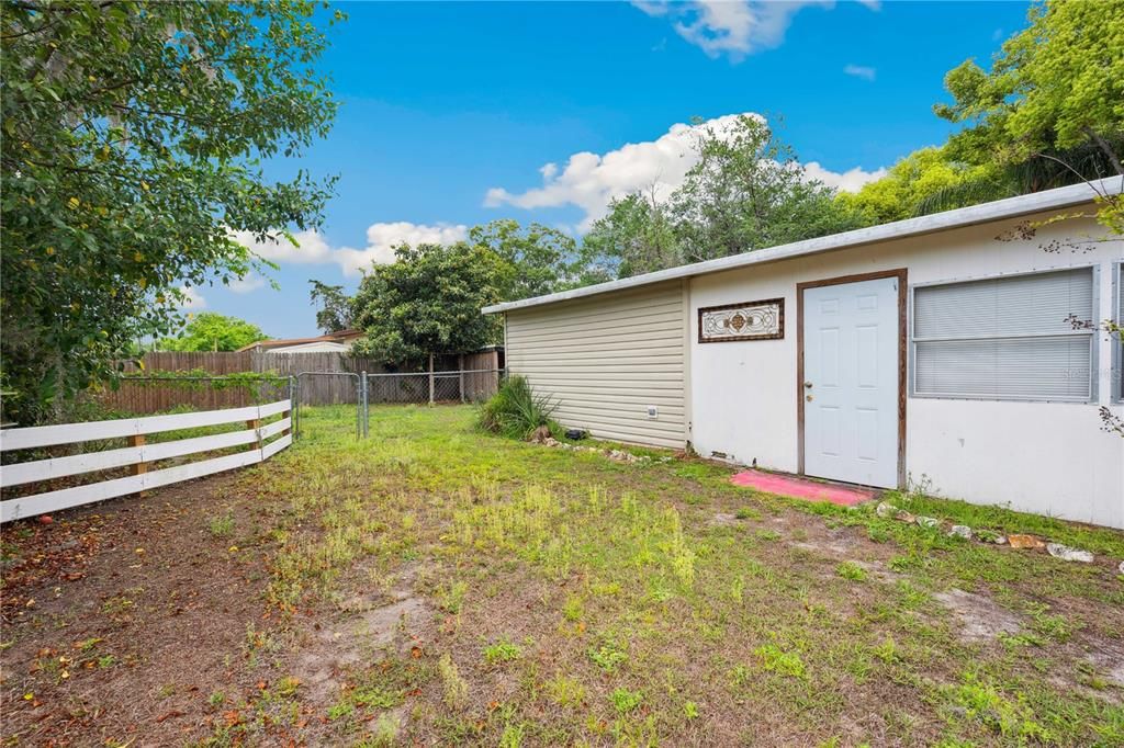 For Sale: $160,000 (2 beds, 1 baths, 900 Square Feet)