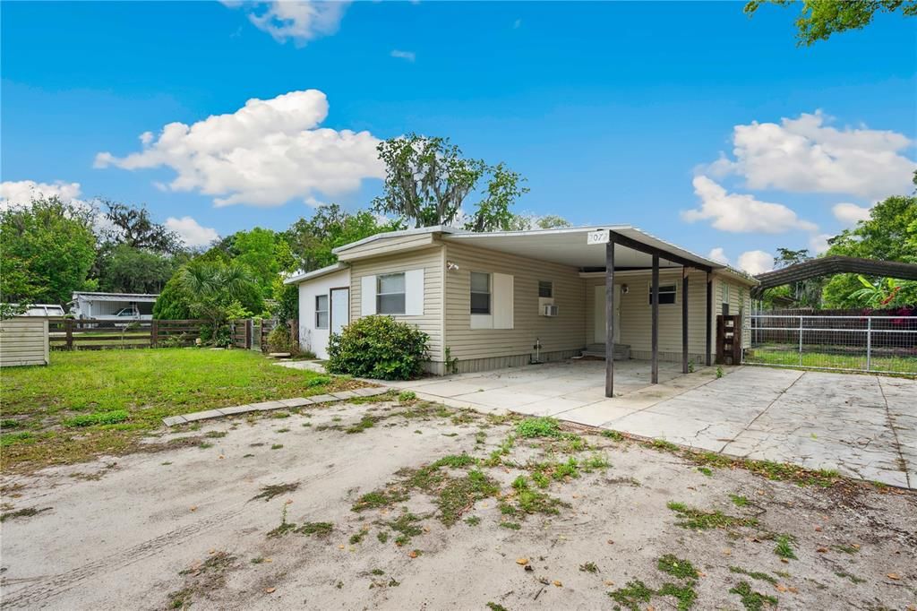 For Sale: $160,000 (2 beds, 1 baths, 900 Square Feet)