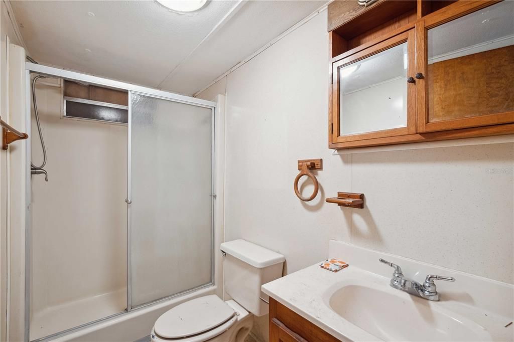 For Sale: $160,000 (2 beds, 1 baths, 900 Square Feet)