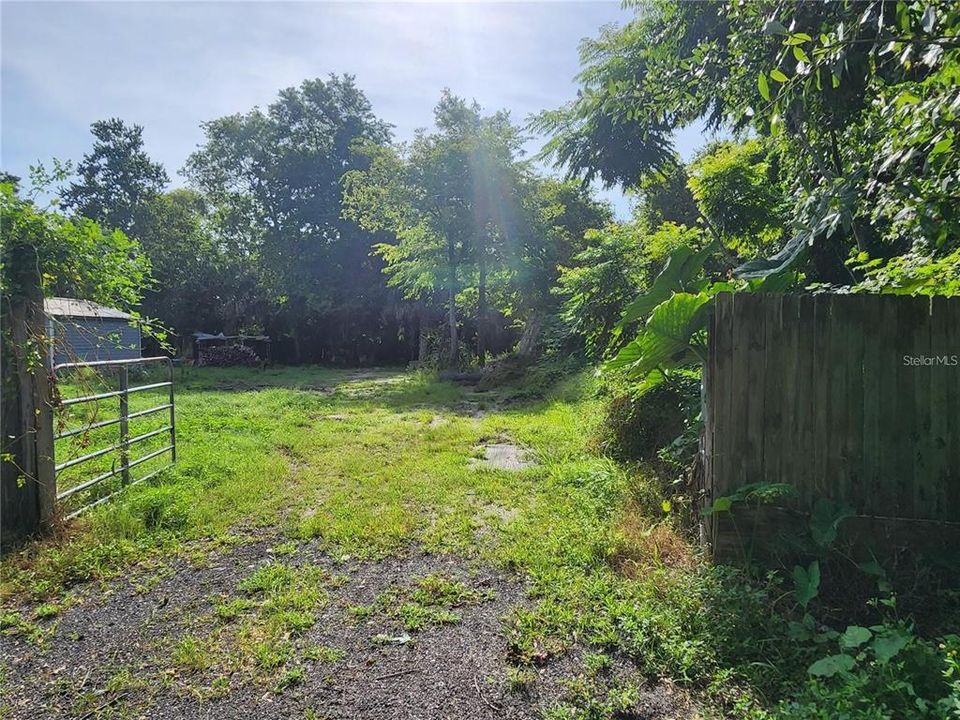 На продажу: $105,000 (0.53 acres)