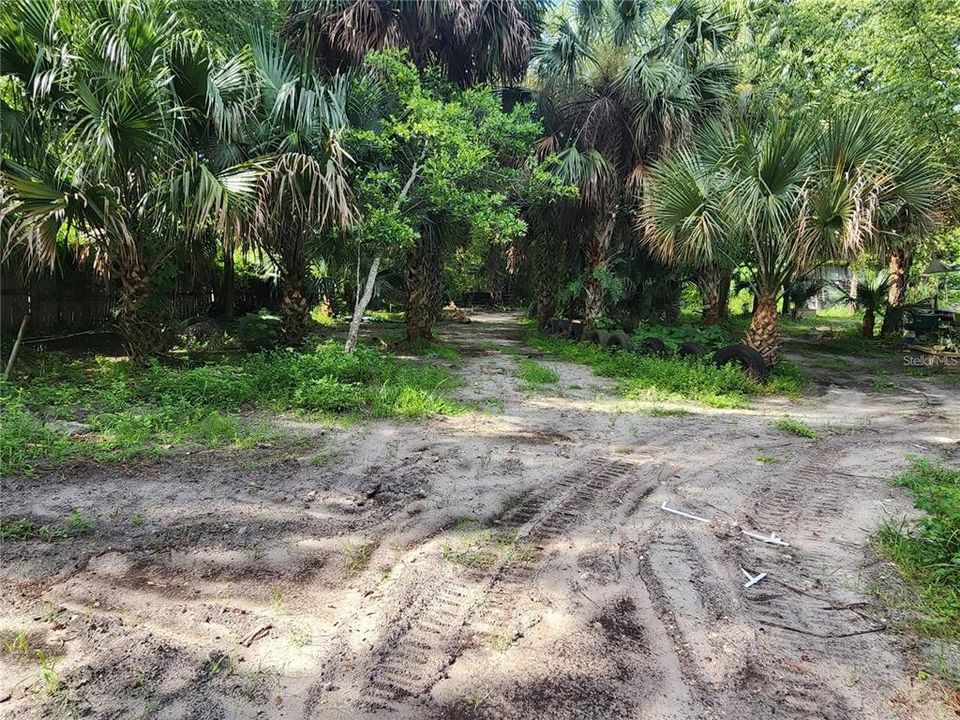 На продажу: $105,000 (0.53 acres)