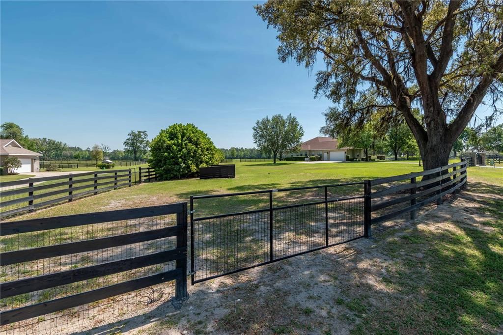 待售: $899,999 (3 贝兹, 3 浴室, 2835 平方英尺)