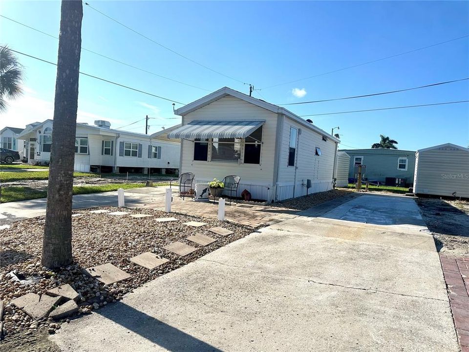 For Sale: $87,000 (1 beds, 1 baths, 360 Square Feet)