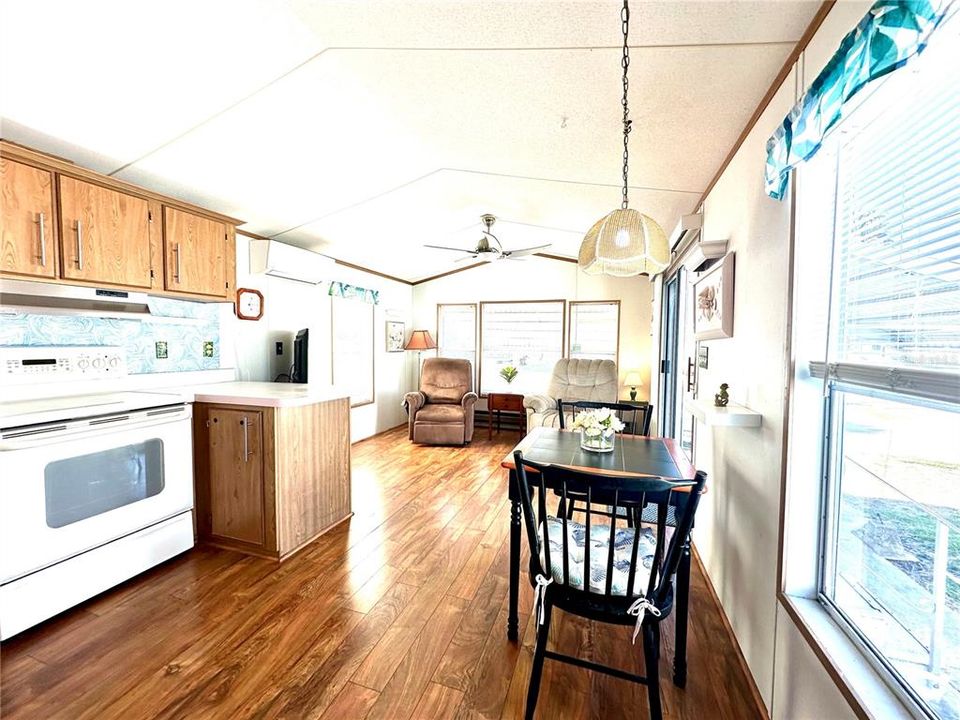 For Sale: $87,000 (1 beds, 1 baths, 360 Square Feet)