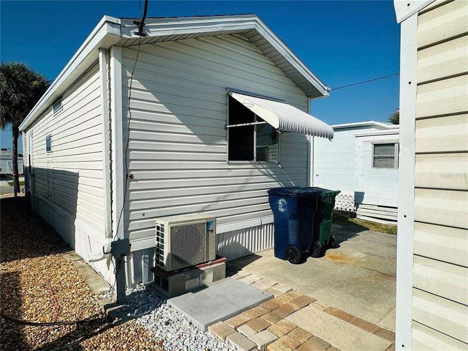 For Sale: $87,000 (1 beds, 1 baths, 360 Square Feet)