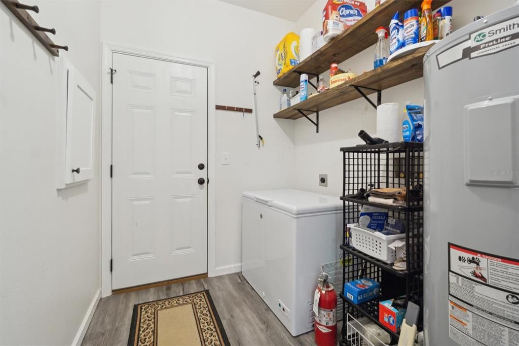 Activo con contrato: $344,000 (3 camas, 2 baños, 1740 Pies cuadrados)