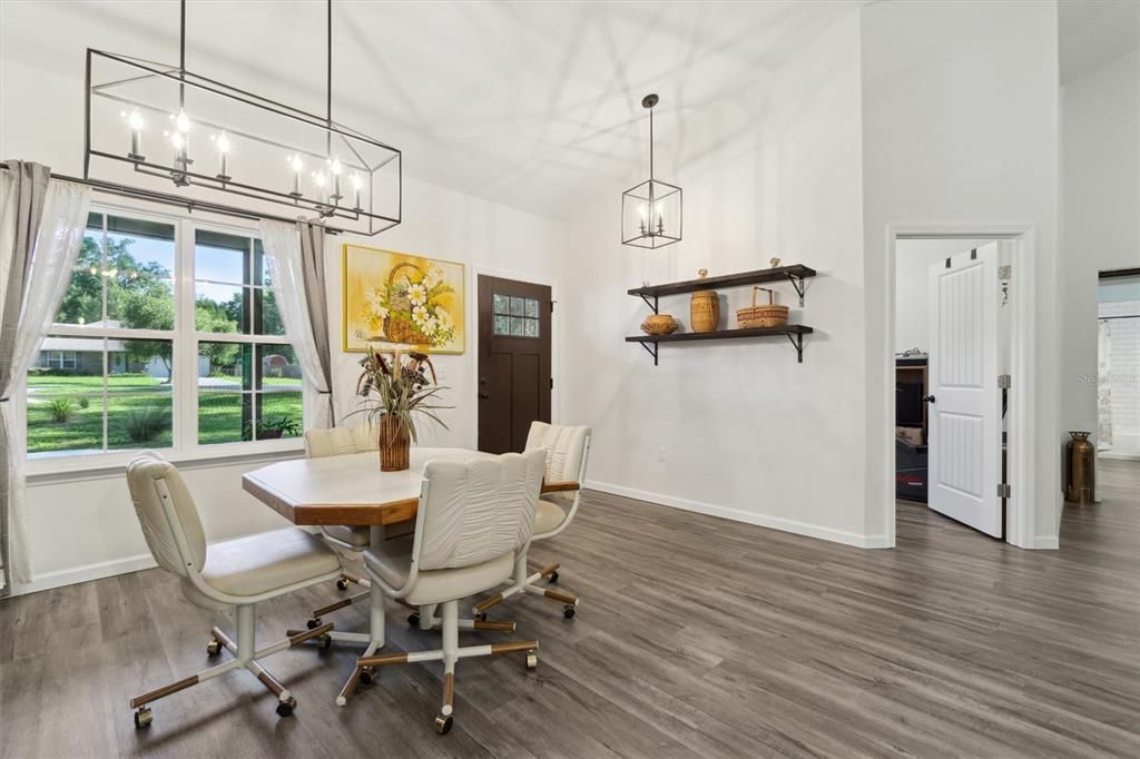 Activo con contrato: $344,000 (3 camas, 2 baños, 1740 Pies cuadrados)