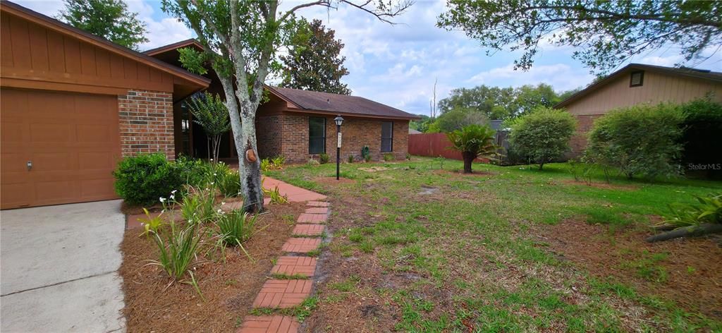 待售: $282,000 (4 贝兹, 2 浴室, 1927 平方英尺)