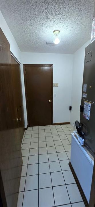 待售: $282,000 (4 贝兹, 2 浴室, 1927 平方英尺)