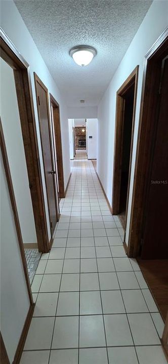 待售: $282,000 (4 贝兹, 2 浴室, 1927 平方英尺)