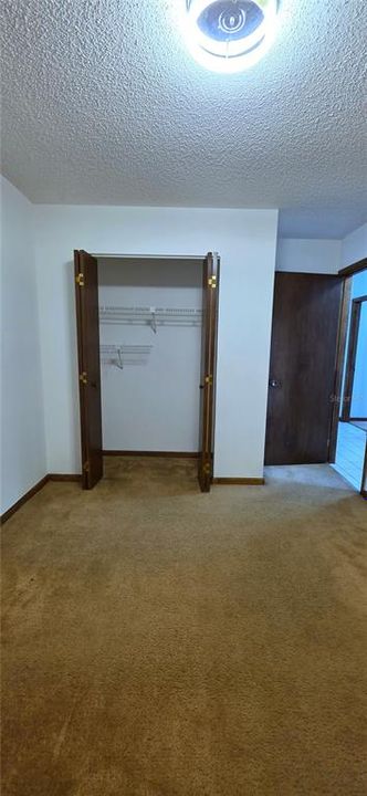 待售: $282,000 (4 贝兹, 2 浴室, 1927 平方英尺)