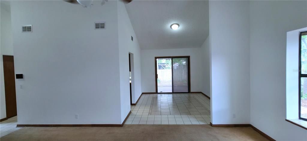 待售: $282,000 (4 贝兹, 2 浴室, 1927 平方英尺)