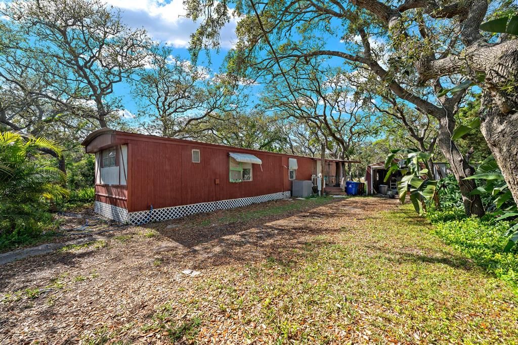 Recently Sold: $199,900 (2 beds, 2 baths, 898 Square Feet)