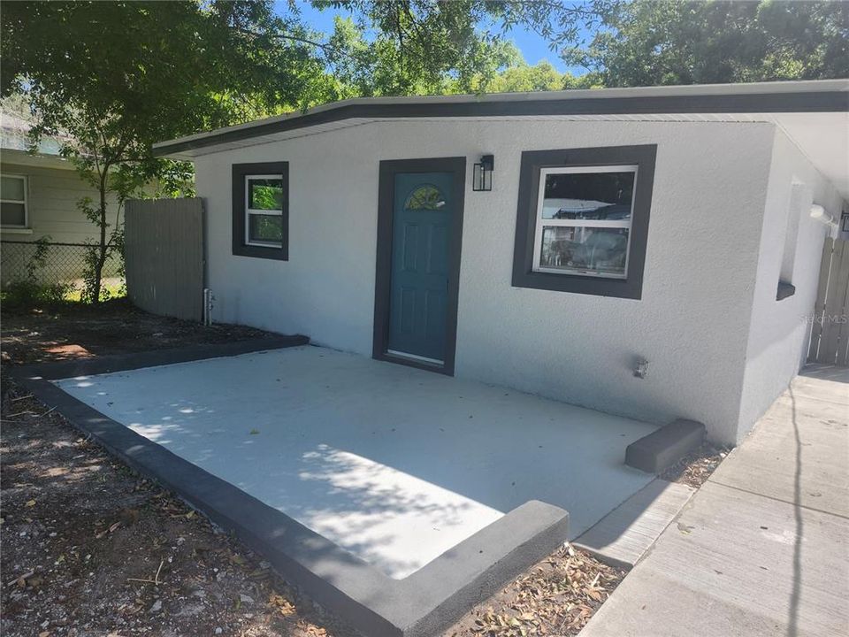 For Sale: $265,000 (3 beds, 1 baths, 816 Square Feet)