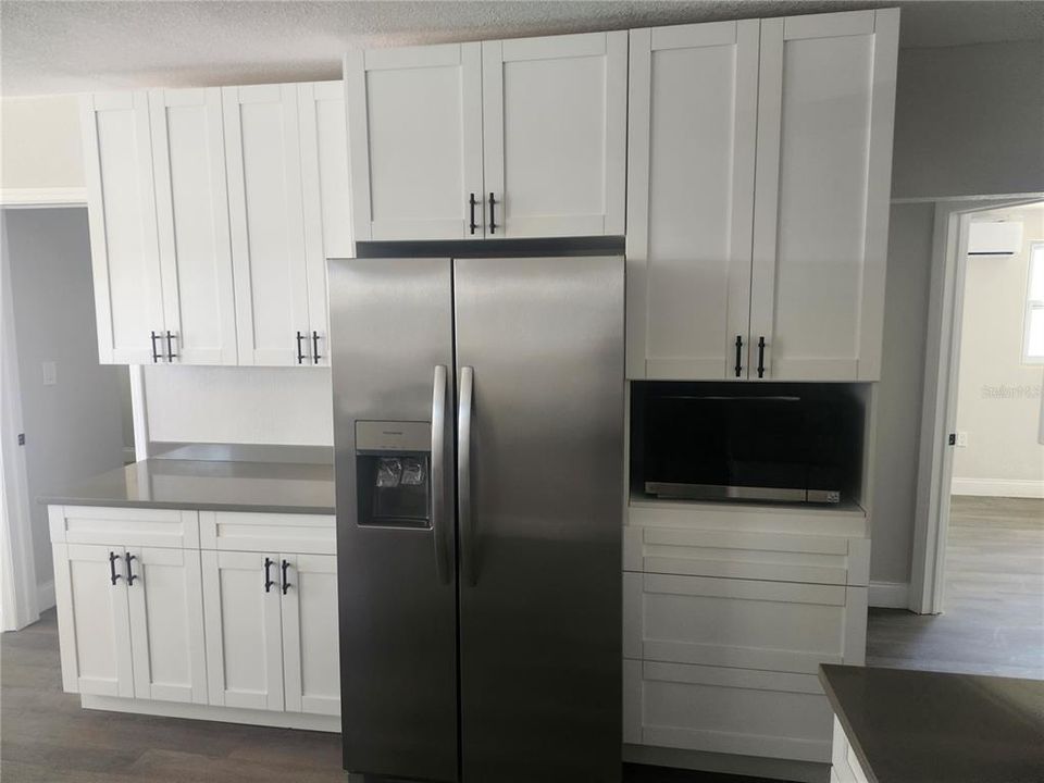 For Sale: $265,000 (3 beds, 1 baths, 816 Square Feet)