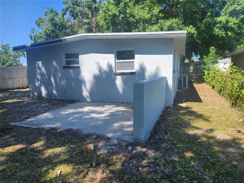 For Sale: $265,000 (3 beds, 1 baths, 816 Square Feet)