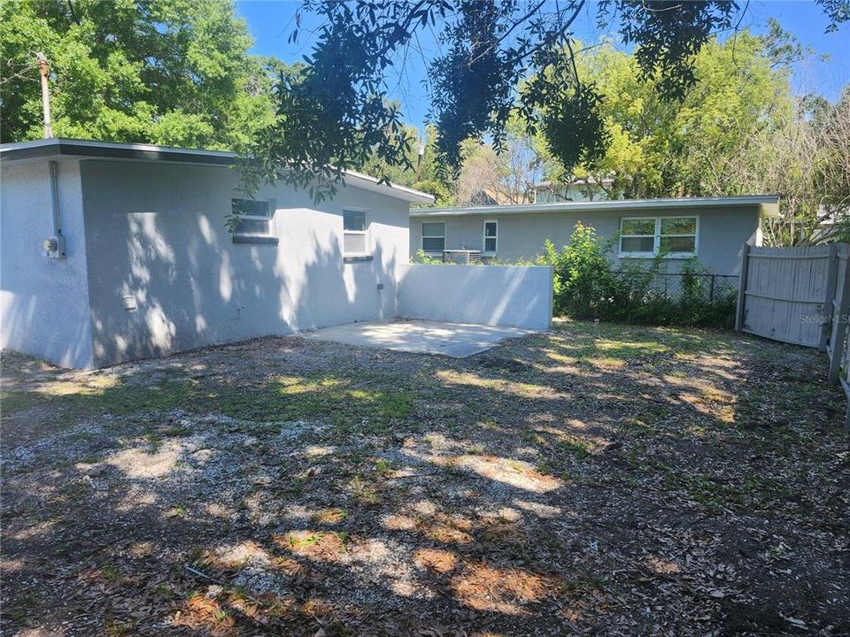 For Sale: $265,000 (3 beds, 1 baths, 816 Square Feet)