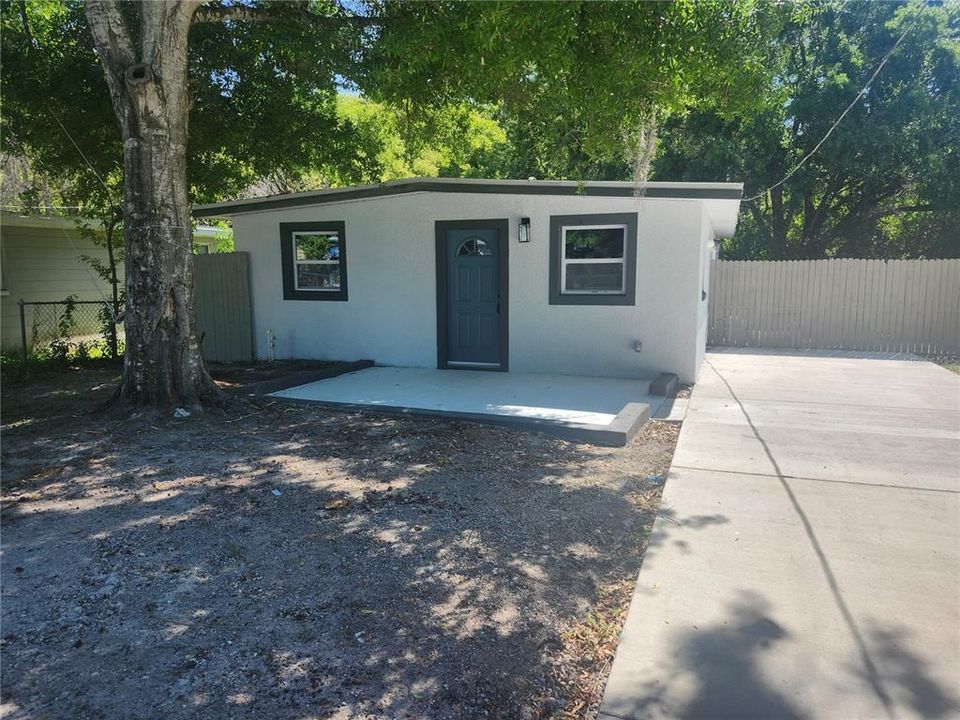 For Sale: $265,000 (3 beds, 1 baths, 816 Square Feet)