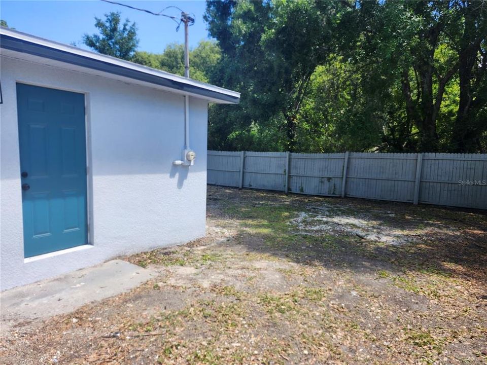For Sale: $265,000 (3 beds, 1 baths, 816 Square Feet)