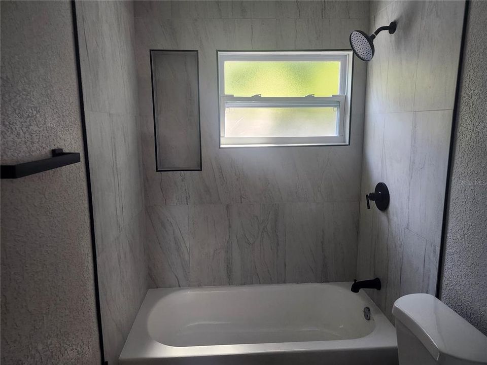 For Sale: $265,000 (3 beds, 1 baths, 816 Square Feet)