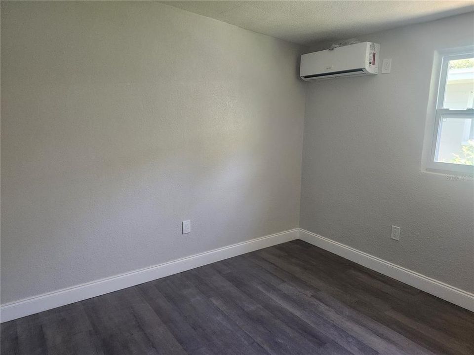 For Sale: $265,000 (3 beds, 1 baths, 816 Square Feet)