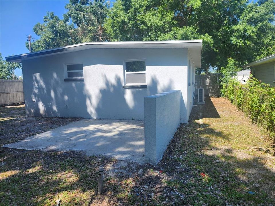 For Sale: $265,000 (3 beds, 1 baths, 816 Square Feet)