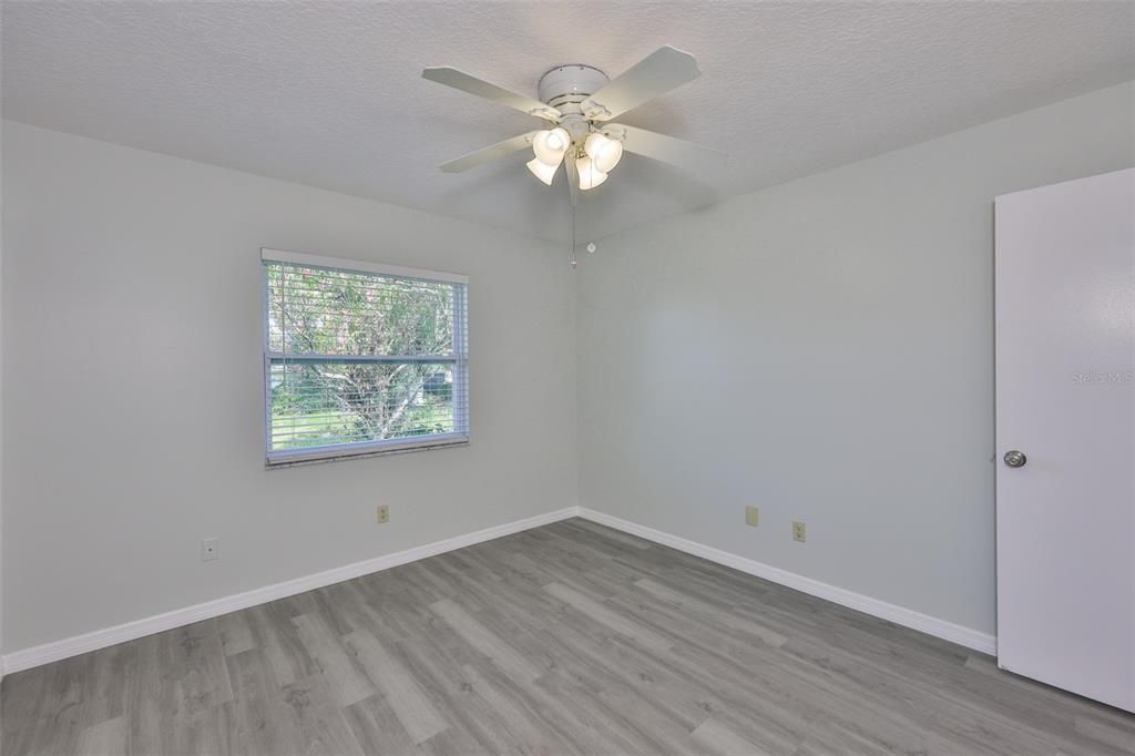Active With Contract: $145,900 (2 beds, 2 baths, 1100 Square Feet)