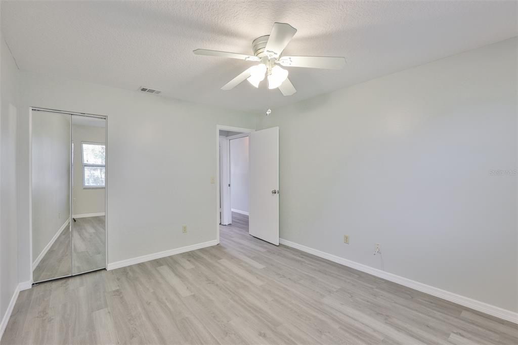 Active With Contract: $145,900 (2 beds, 2 baths, 1100 Square Feet)