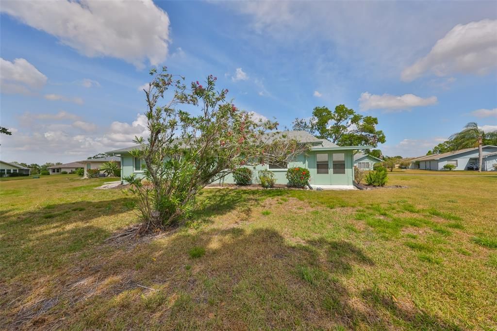 Active With Contract: $145,900 (2 beds, 2 baths, 1100 Square Feet)