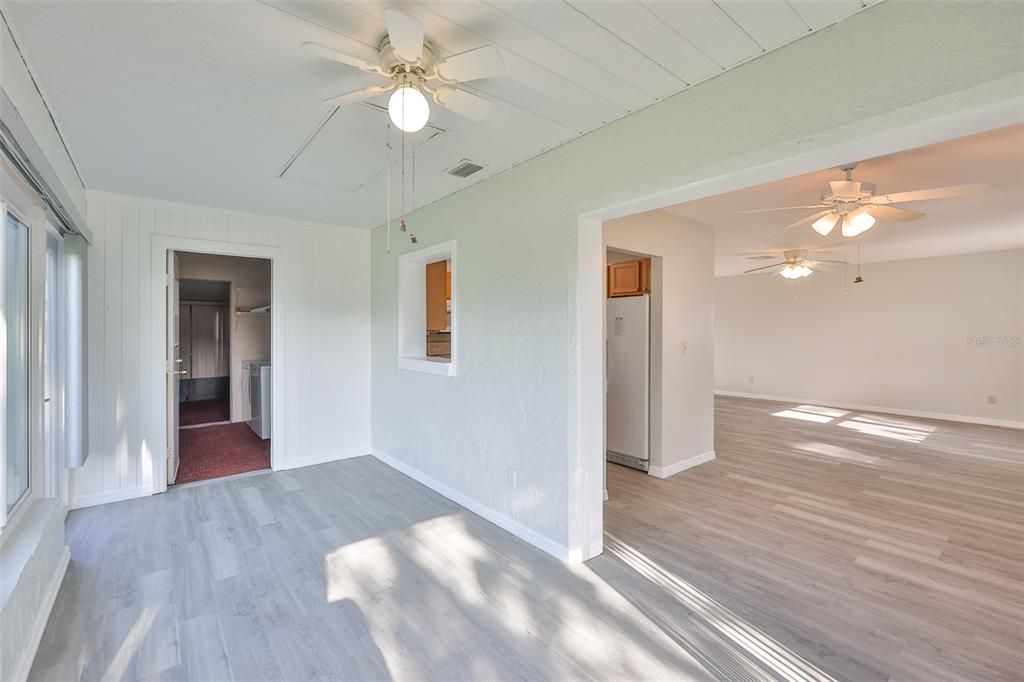 Active With Contract: $145,900 (2 beds, 2 baths, 1100 Square Feet)