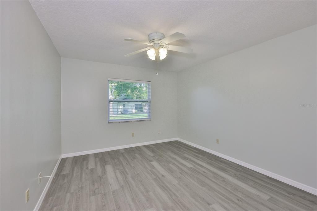 Active With Contract: $145,900 (2 beds, 2 baths, 1100 Square Feet)