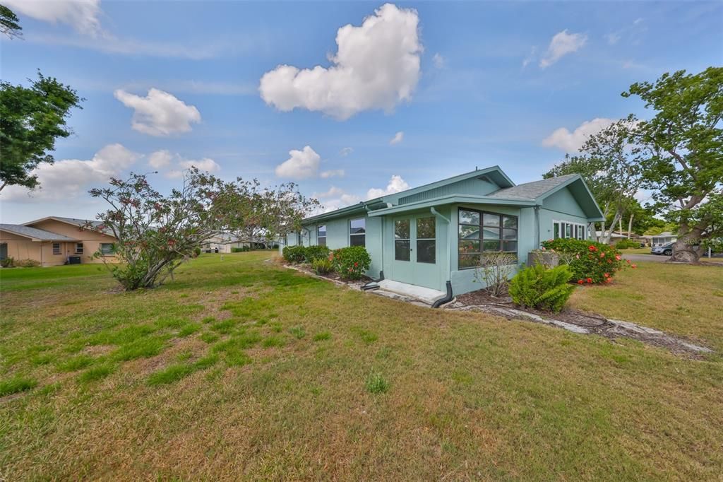 Active With Contract: $145,900 (2 beds, 2 baths, 1100 Square Feet)