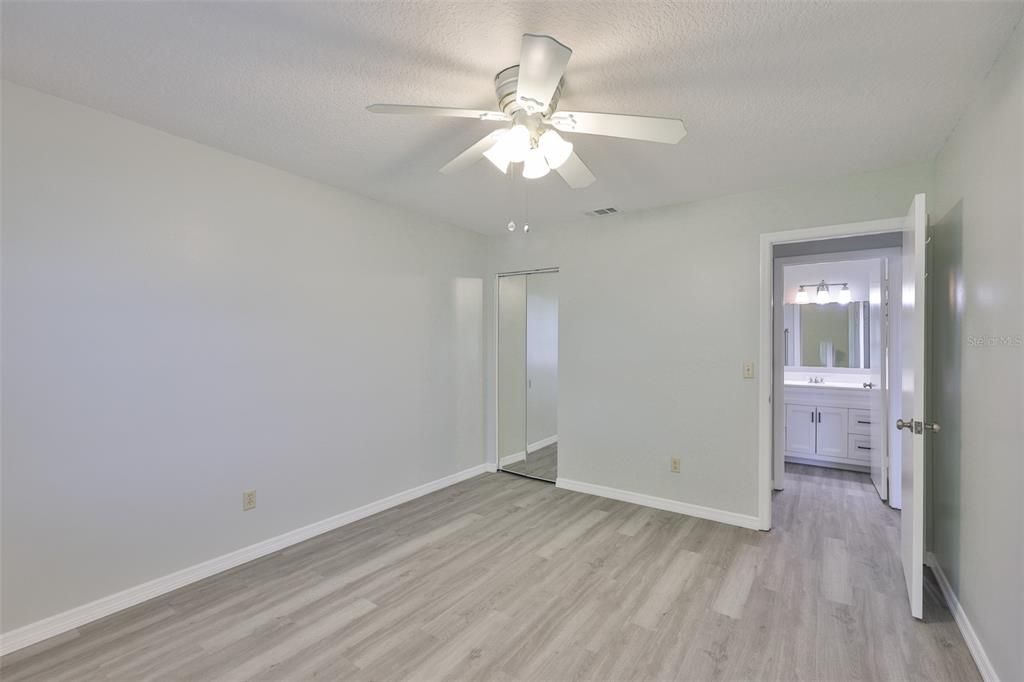 Active With Contract: $145,900 (2 beds, 2 baths, 1100 Square Feet)
