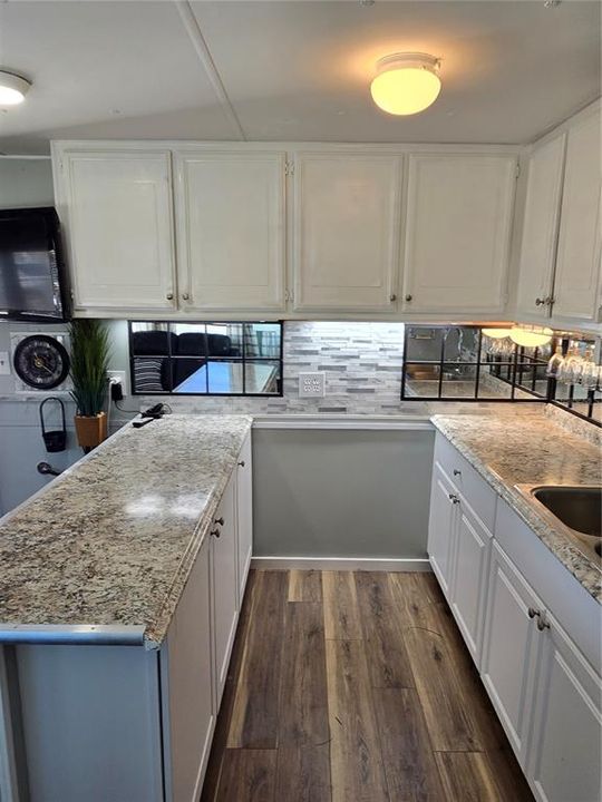 На продажу: $199,000 (1 спален, 1 ванн, 376 Квадратных фут)