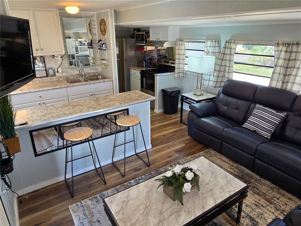 На продажу: $199,000 (1 спален, 1 ванн, 376 Квадратных фут)