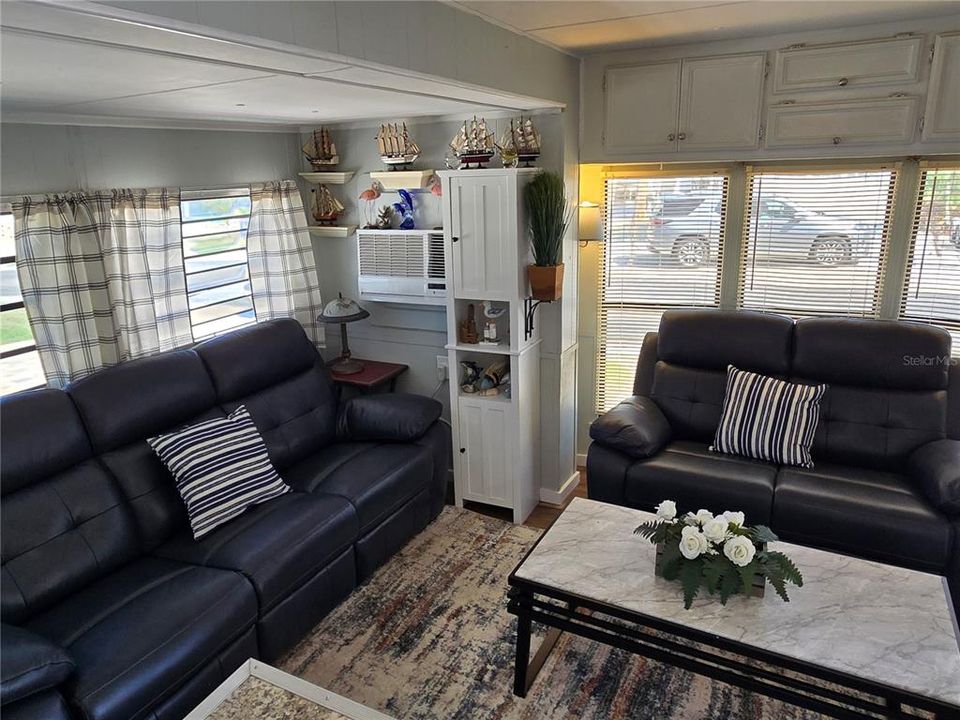 На продажу: $199,000 (1 спален, 1 ванн, 376 Квадратных фут)