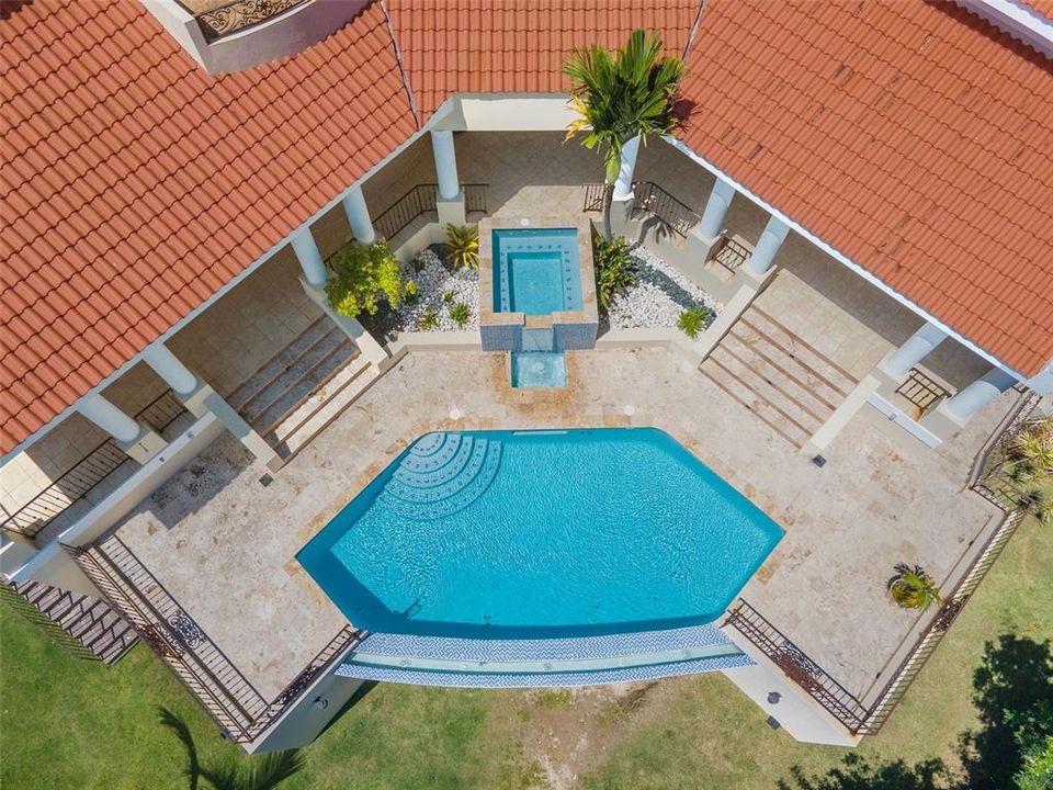 For Sale: $3,200,000 (5 beds, 3 baths, 6000 Square Feet)