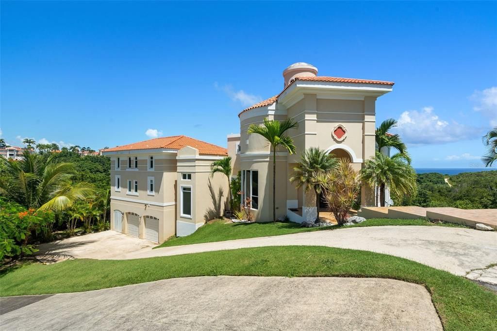 For Sale: $3,200,000 (5 beds, 3 baths, 6000 Square Feet)