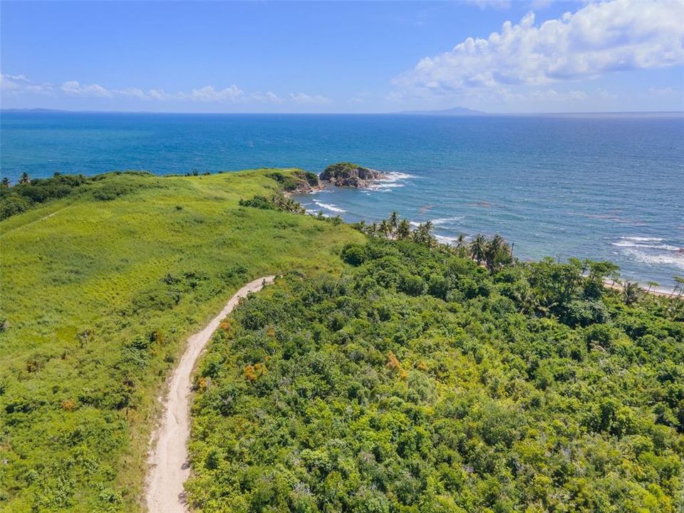 For Sale: $3,200,000 (5 beds, 3 baths, 6000 Square Feet)