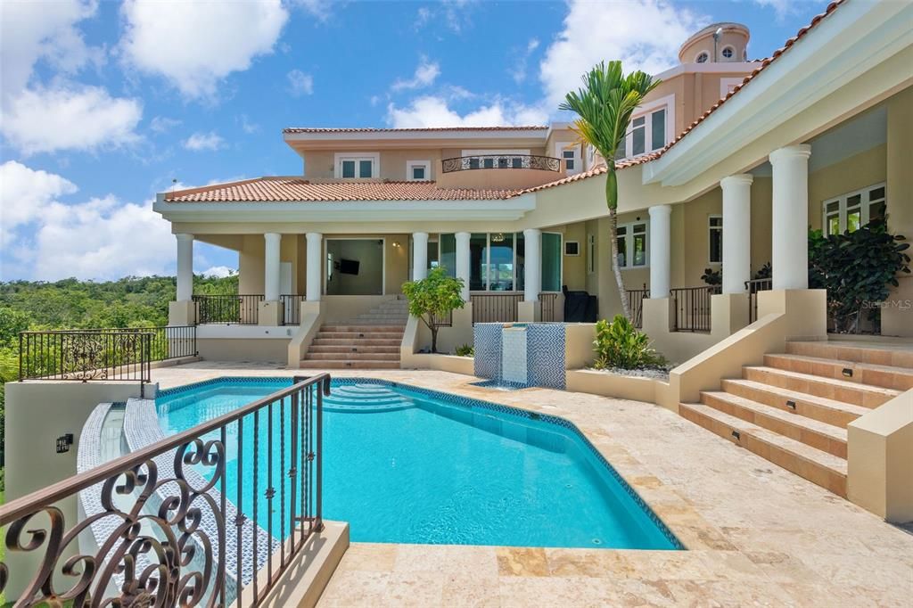 For Sale: $3,200,000 (5 beds, 3 baths, 6000 Square Feet)