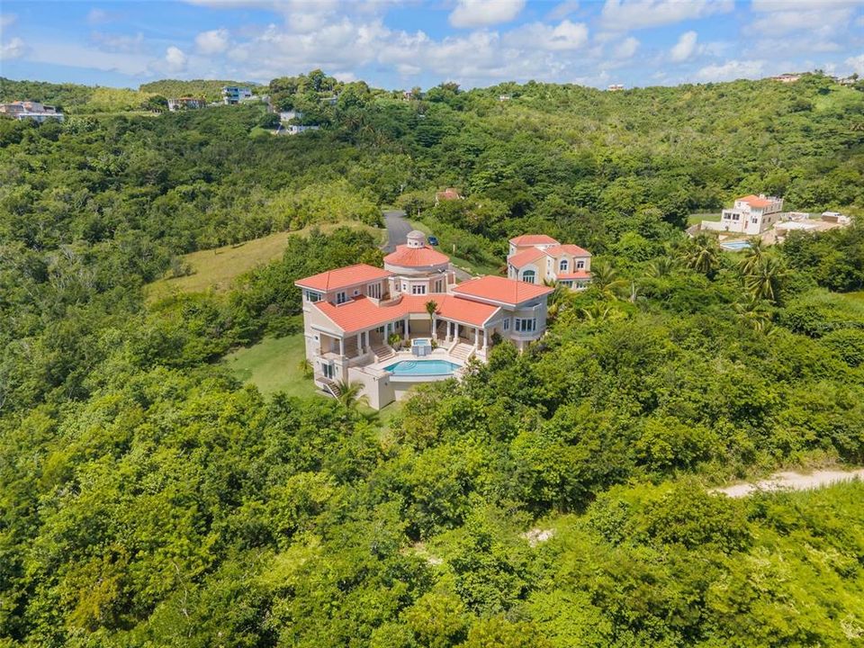 For Sale: $3,200,000 (5 beds, 3 baths, 6000 Square Feet)