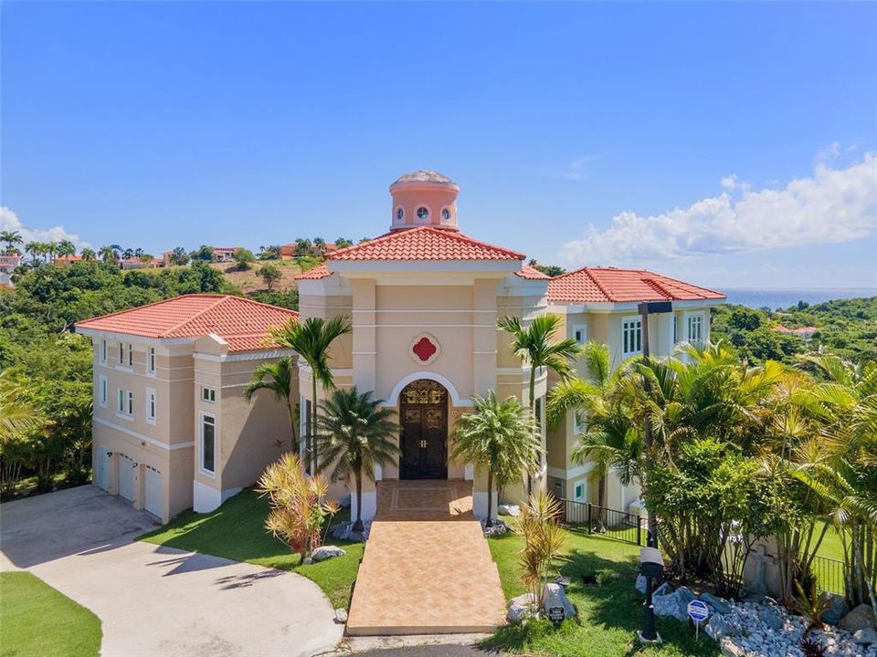 For Sale: $3,200,000 (5 beds, 3 baths, 6000 Square Feet)