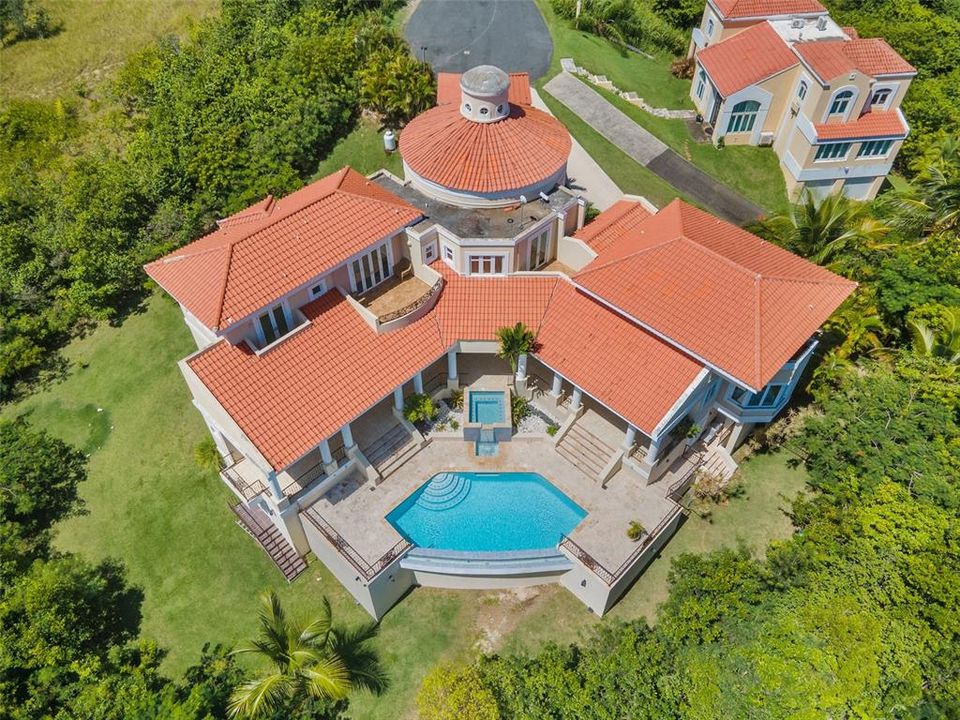 For Sale: $3,200,000 (5 beds, 3 baths, 6000 Square Feet)