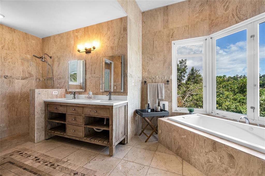 For Sale: $3,200,000 (5 beds, 3 baths, 6000 Square Feet)