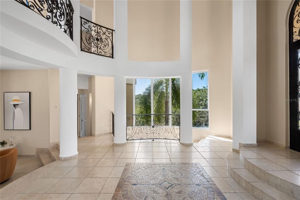 For Sale: $3,200,000 (5 beds, 3 baths, 6000 Square Feet)