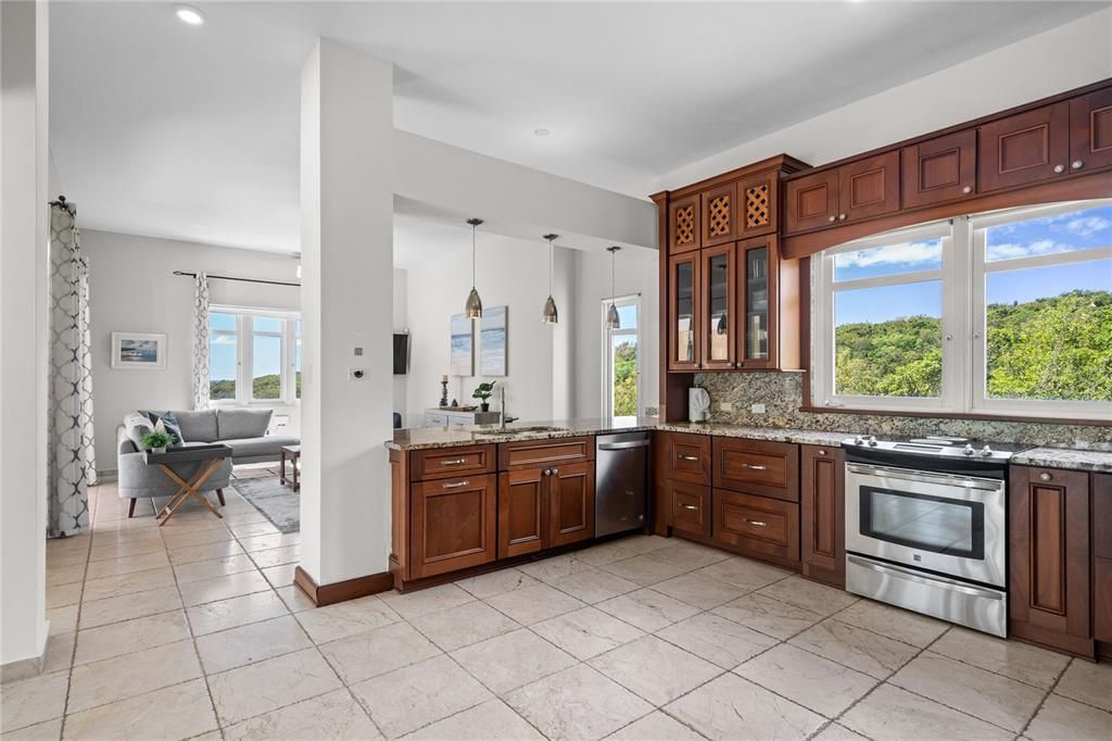 For Sale: $3,200,000 (5 beds, 3 baths, 6000 Square Feet)