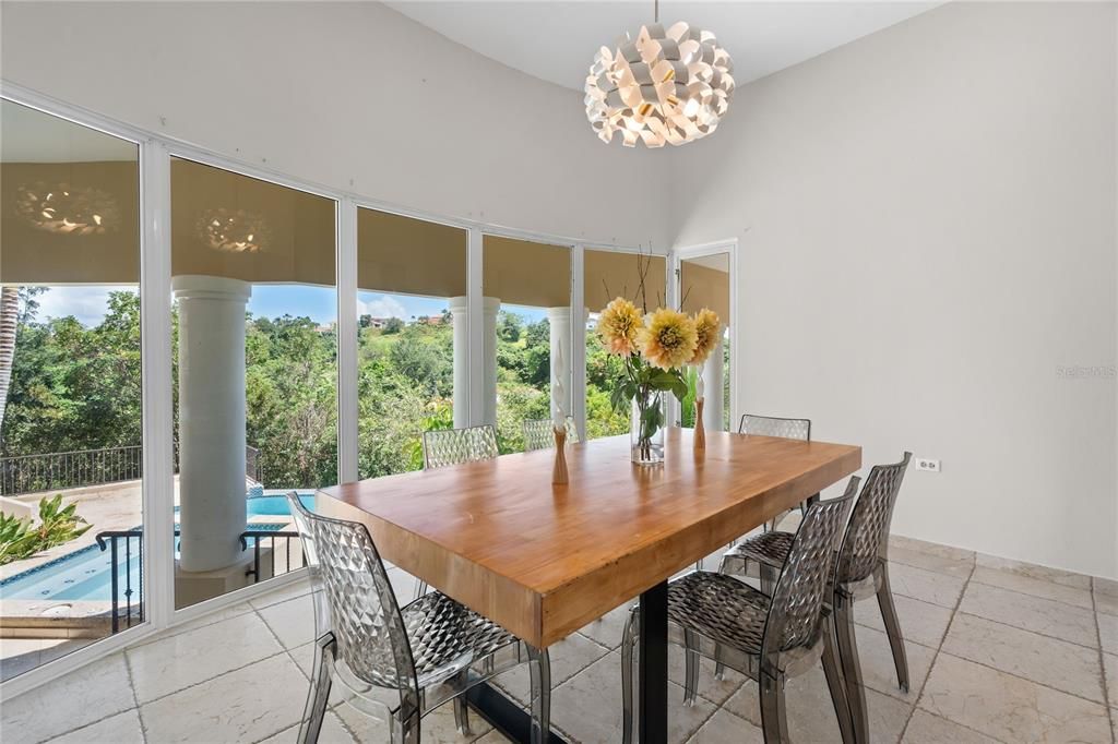 For Sale: $3,200,000 (5 beds, 3 baths, 6000 Square Feet)