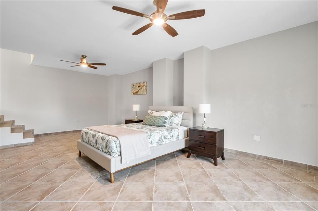 For Sale: $3,200,000 (5 beds, 3 baths, 6000 Square Feet)