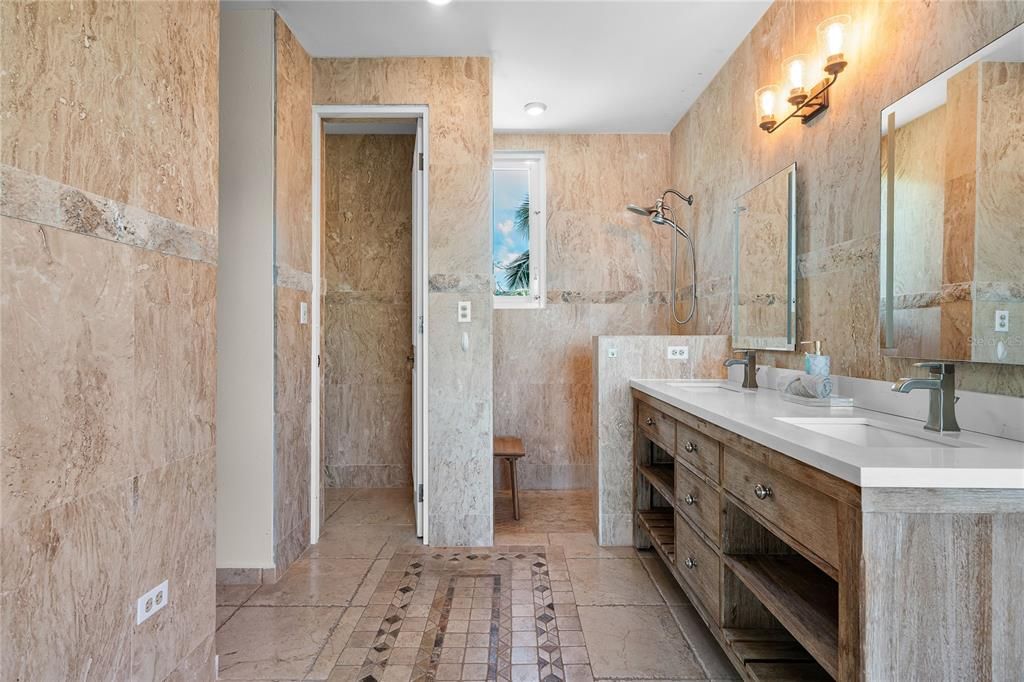 For Sale: $3,200,000 (5 beds, 3 baths, 6000 Square Feet)