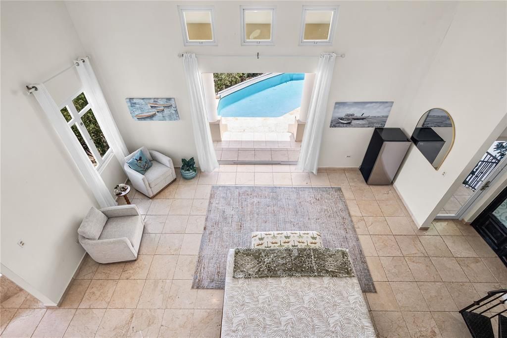 For Sale: $3,200,000 (5 beds, 3 baths, 6000 Square Feet)